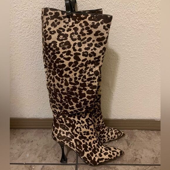 VINCE CAMUTO LEOPARD/CHEETAH PRINT HIGH KNEE BOOTSB - Picture 3 of 9